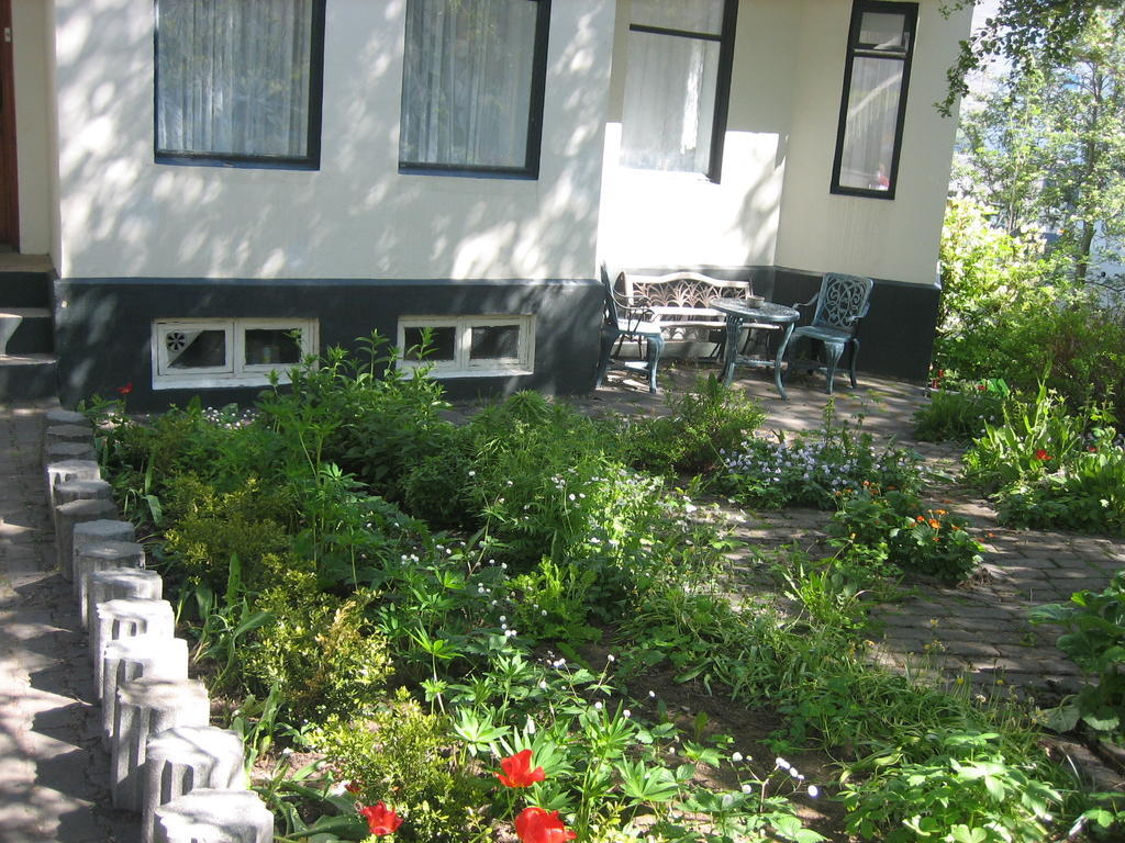 Guesthouse Solgardar Акурейри Экстерьер фото